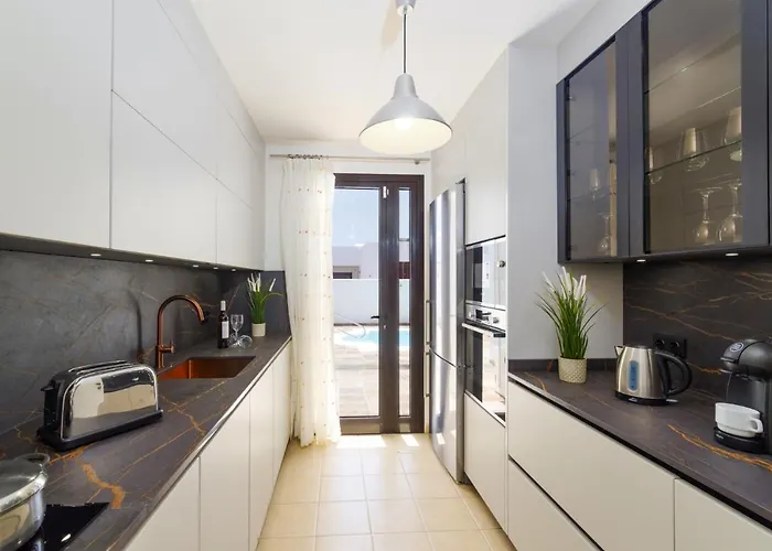 Almudena By * 普拉亚布兰卡