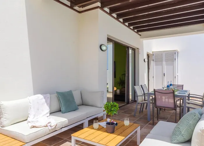 Almudena By 普拉亚布兰卡