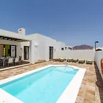 Villa Almudena By *