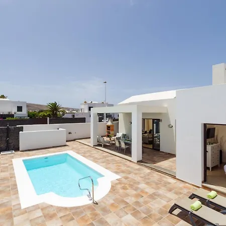 Villa Almudena By
